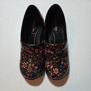 EASY WORKS by EASY STREET LAURIE Women's work clogs patent black floral size 6ww